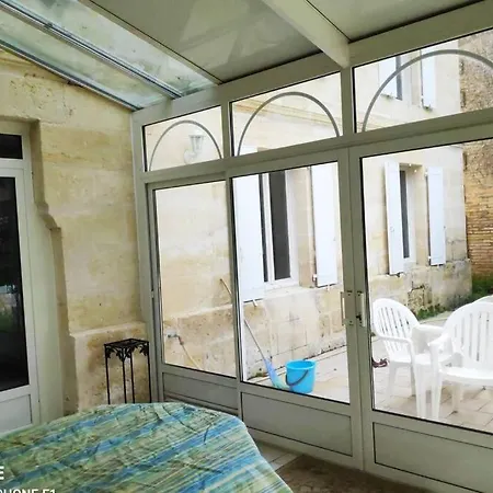 Villa Tizac-de-lapouyade, Piscine 35 Km De Bordeaux *